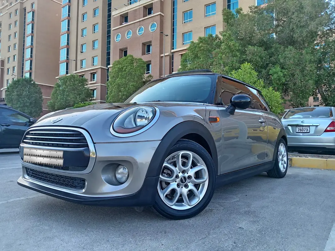 MINI Cooper 2018 — photo 1 of 16