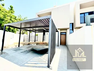 Specious Corner Big Size 3BR Townhouse in Community with All Amenities