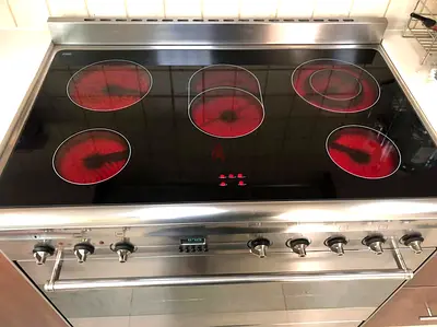 Smeg 5 Burner Electric Ceramic Cooker 90cm