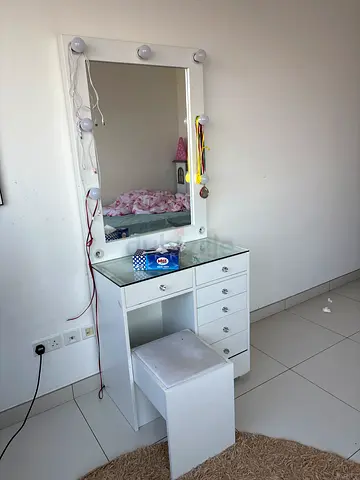 White Vanity Dressing Table with Lighted Mirror and Stool