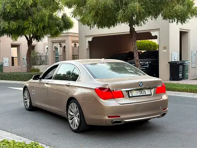 صورة 13 لـ 2010 BMW 7-SERIES