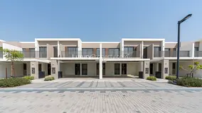 Single row | Vacant soon | Well kept