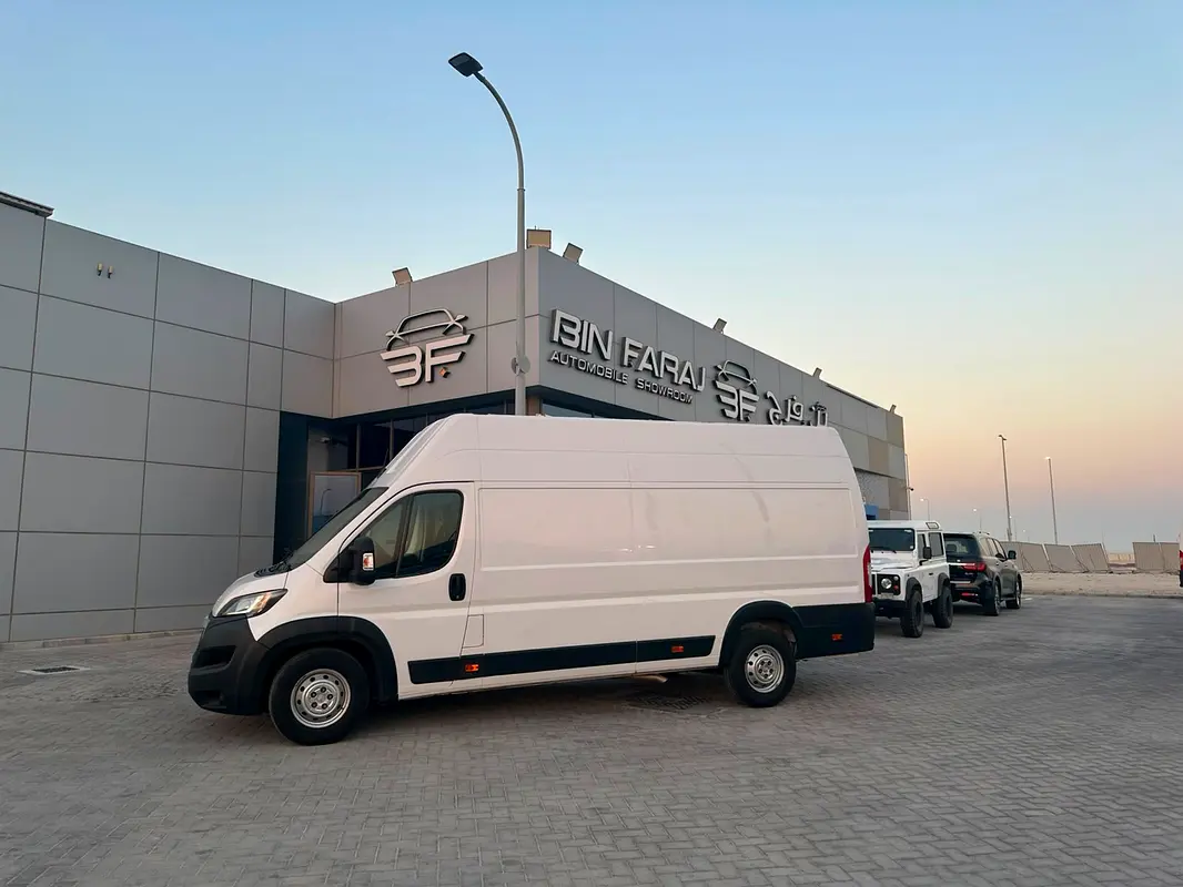 Peugeot Boxer 2022 — photo 1 of 7