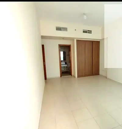 للبيع شقه غرفه وصاله ف ابراج عجمان ون