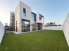 Single Row 5BR+M Corner Villa with Drivers Room