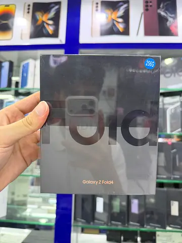 Samsung Galaxy Z Fold 4 256 GB Brand New