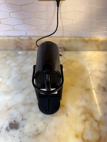 Nespresso Coffee Machine – Good Condition – Ready to Use