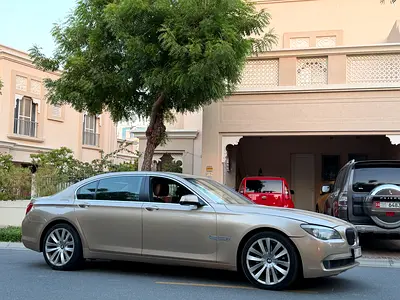 صورة 10 لـ 2010 BMW 7-SERIES
