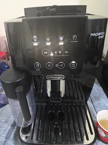 DeLonghi Coffee Machine MAGNIFICA Start