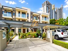 Upgraded l Fully Furnished l VOT | Resale