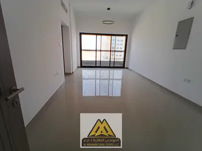 اغتنم فرصة السكن في واحدة من أجمل الشقق الجديدة في منطقة الجرف 3 – عجمان، حيث تجمع هذه الشقة بين المساحات الواسعة، والتشطيبات السوبر ديلوكس،