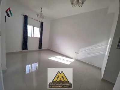 الشقة مناسبة للسكن المريح وتتميز بموقع حيوي قريب من جميع الخدمات والأسواق والمواصلات.