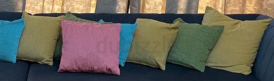 15+ assorted cushions - good condition