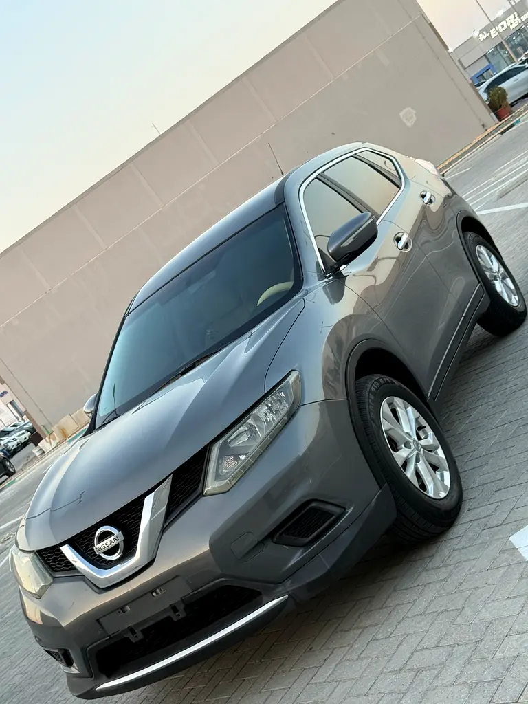 Nissan X-Trail 2017 — photo 1 of 12
