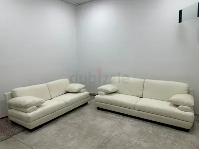 Like new condition Natuzzi brand 3+2 seater sofa