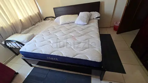 3 days only chance Modern Dark Wood king Bed Frame with Panax Mattress
