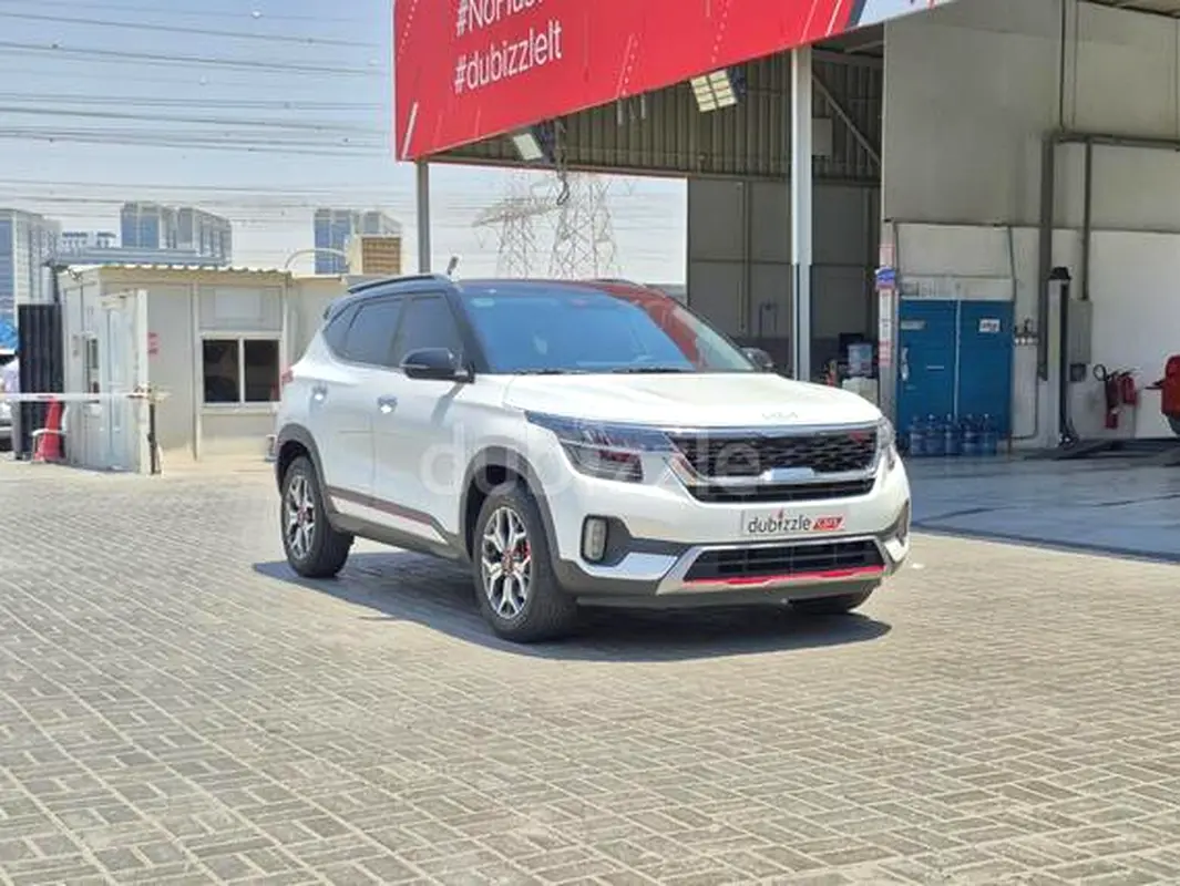 Kia Seltos 2023 — photo 1 of 18