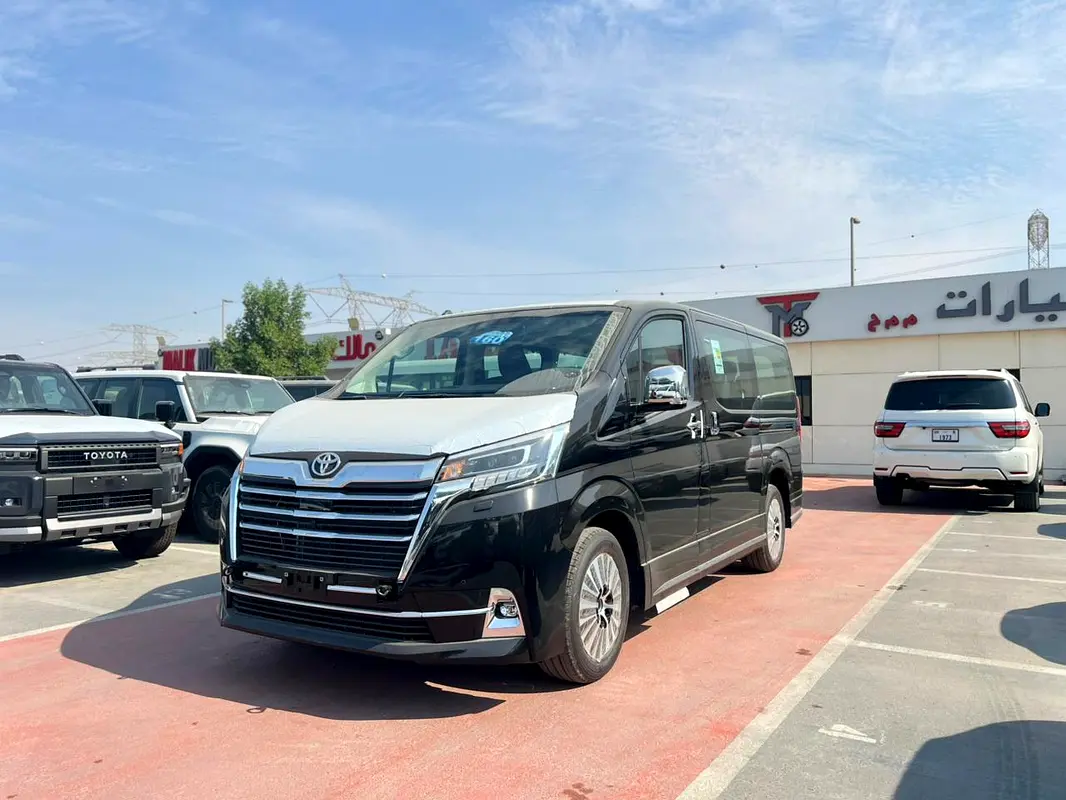 Toyota Granvia 2026 — photo 1 of 18