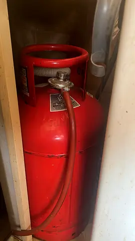 انبوبة غاز جديدة ونظيفه
