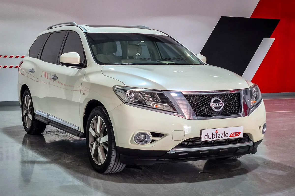 Nissan Pathfinder 2016 — photo 1 of 13