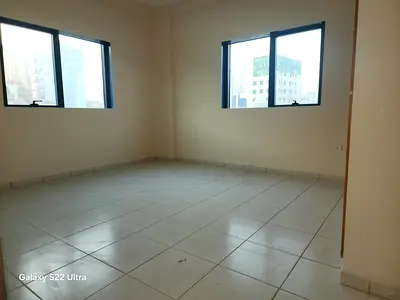 BIG SAIZ 2BHK APARTMENT WITH BALCONY ,WARDROBE close Cornish