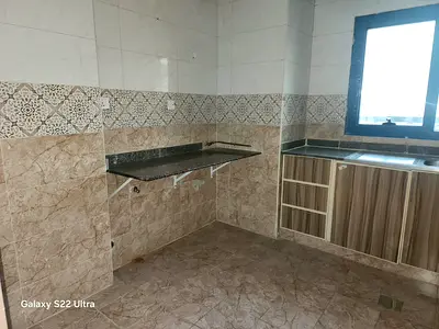 BIG SAIZ 2BHK APARTMENT WITH BALCONY ,WARDROBE close Cornish