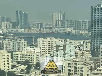 شقة فاخرة ثلاث غرف وصالة مع غرفة خادمة للإيجار السنوي في الراشدية 3 عجمان