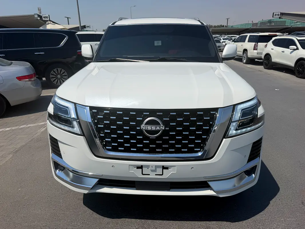 Nissan Patrol 2015 — photo 1 of 12
