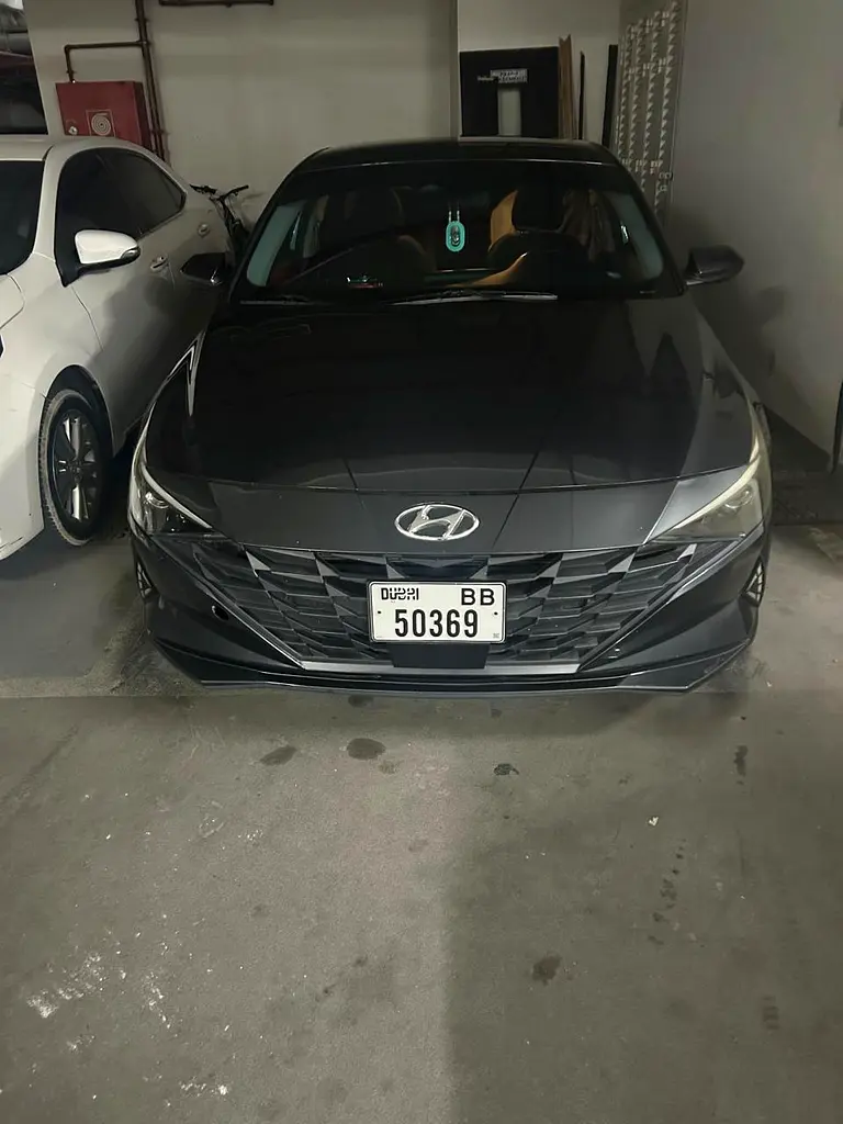 Hyundai Elantra 2021 — photo 1 of 11