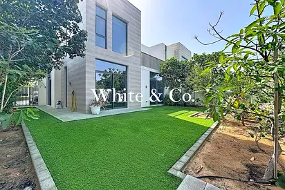 VOT | Close to Amenities | Corner Unit