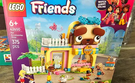 LEGO Friends 42650 Pet Accessories Shop (375 pcs)