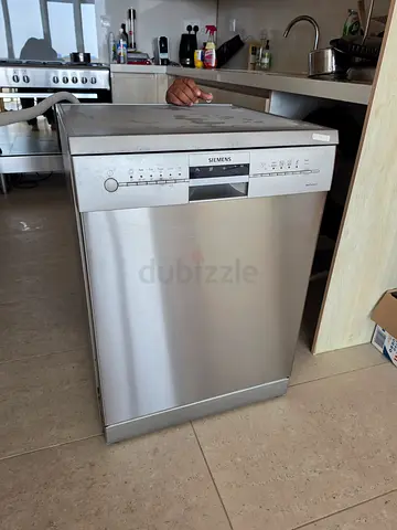 Siemens freestanding stainless steel dishwasher - good working condition