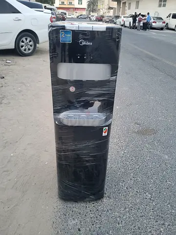 Bottom load water dispenser