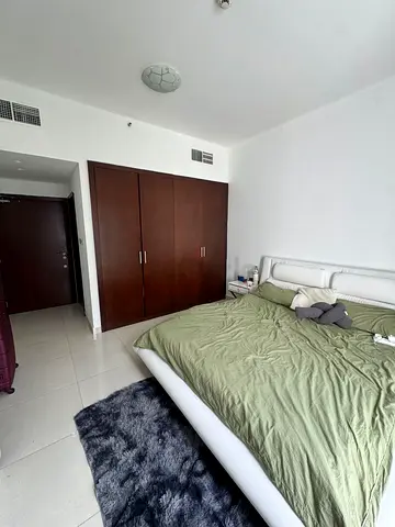 Huge Master room with balcony  prime business centre Tasty burger