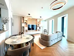 Upgraded 2BR Apartment | Downtown &amp; Sea View
