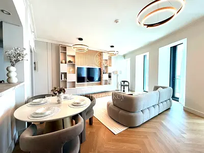 Upgraded 2BR Apartment | Downtown & Sea View