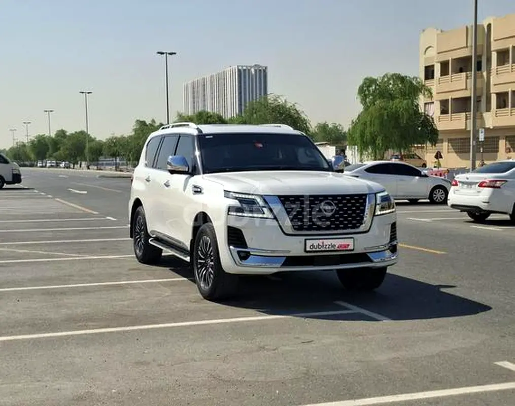 Nissan Patrol 2022 — photo 1 of 12