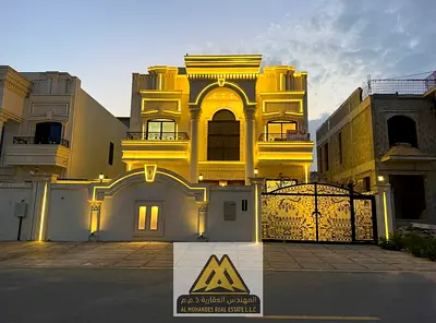 فرصة مميزة لامتلاك فيلا فاخرة بتصميم كلاسيكي راقٍ في منطقة الحليو 2 بعجمان، مقابل حديقة الحميدية مباشرة، وفي موقع مميز قريب من جميع الخدمات والمرافق ا