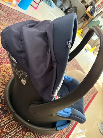 Chicco Infant Car Seat with Base - Good Condition