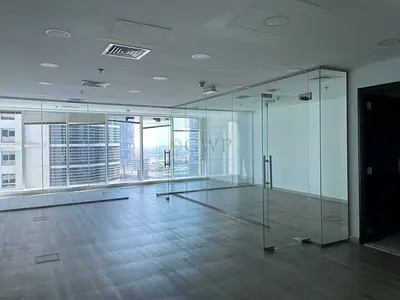 Spacious |Fitted With Partitions |Close to Metro