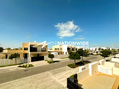 Luxurious 4BR |Top Facilities |Convenient Living