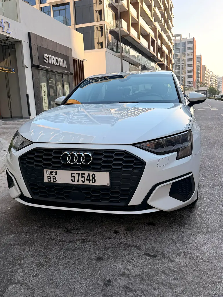 Audi A3 2023 — photo 1 of 10