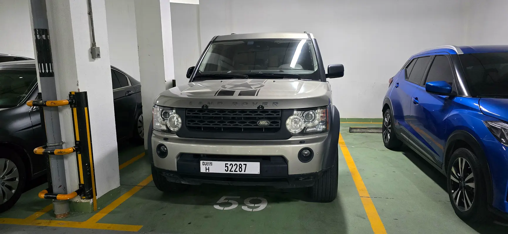 Land Rover LR4 2011 — photo 1 of 14