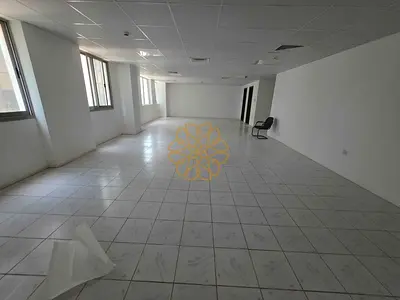 AC Free office 950 Saqure Feet At Buhaira Cornish in Majaz 1 Area