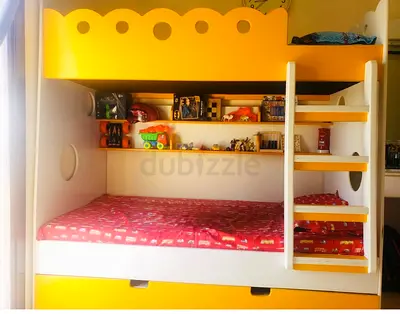Triple Solid wooden bunk bed - Very good condition including mattress