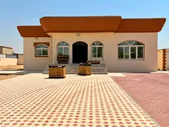 Villa in Sharjah, Al Nouf 2 – 5 bedrooms, a majlis, parking, and a large outdoor yard. Fully renov