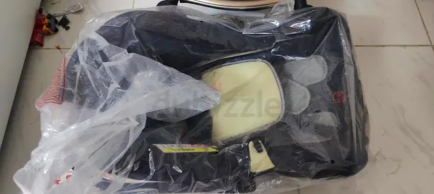 Baby infant car seat (rear-facing) with extra padding - good condition for sale both together Aed500