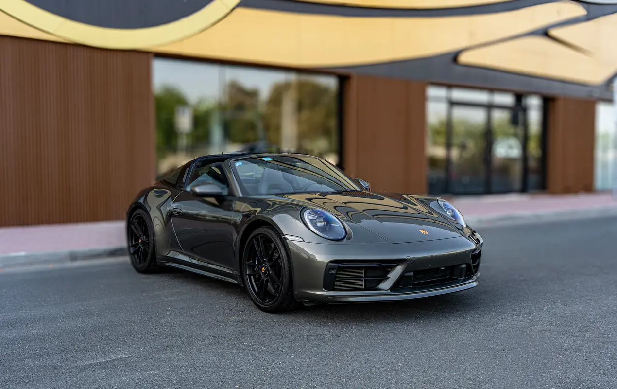 Porsche 911 2022 — photo 1 of 16