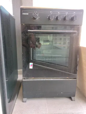 Used Black Freestanding Electric Oven / Cooker - Good Working Condition