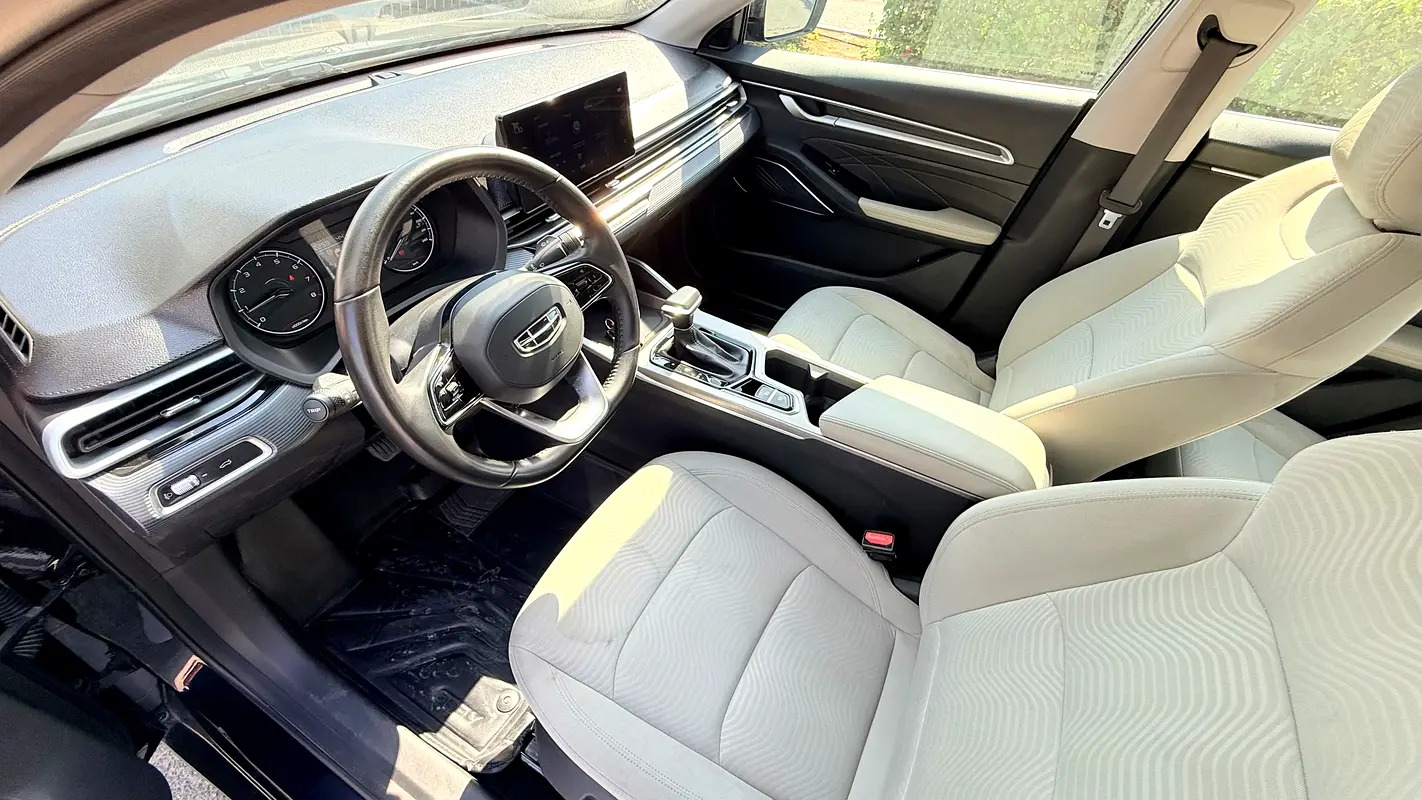 Geely Emgrand 2024